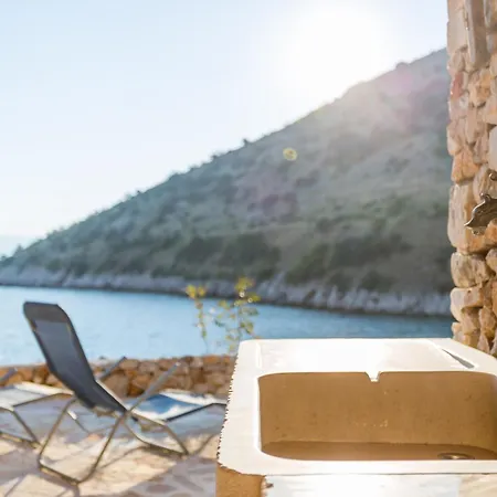 Hidden Gem By Nono Ban فيلة