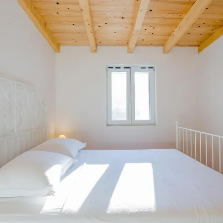 Hidden Gem By Nono Ban فيلة