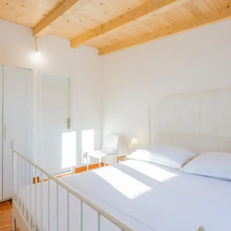 Hidden Gem By Nono Ban 볼